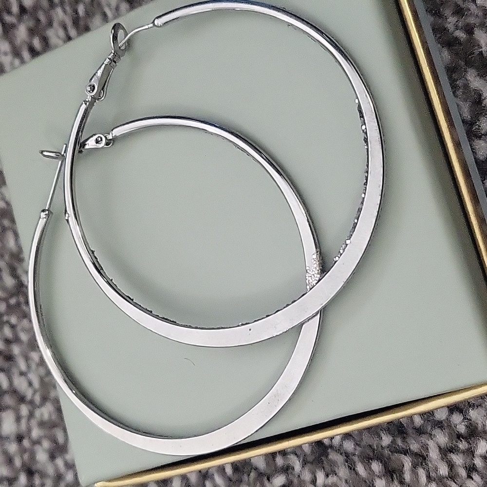 Silver hoops - Picture 2 of 2